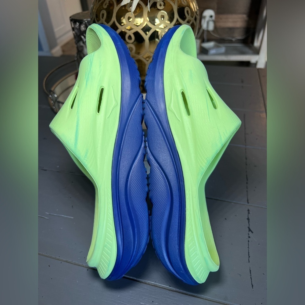 HOKA Sandals‎  Lime Green Size Y6/8 - Picture 3 of 6